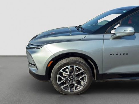 Used 2023 Chevrolet Blazer RS w/ Driver Confidence II Package image 10