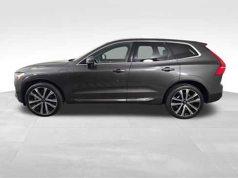 Used 2023 Volvo XC60 T8 Ultimate w/ Climate Package image 4