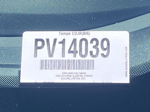 Used 2025 Hyundai Elantra Limited FWD image 32
