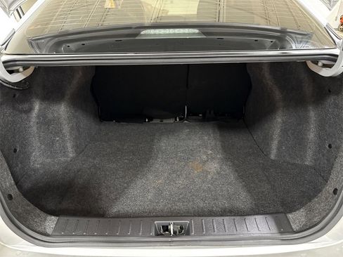 Used 2022 Nissan Versa S image 23