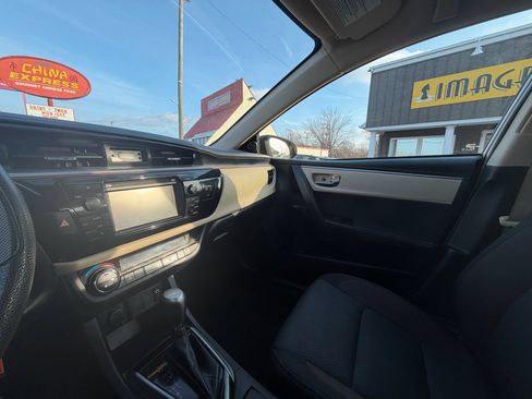 Used 2015 Toyota Corolla LE Premium image 20