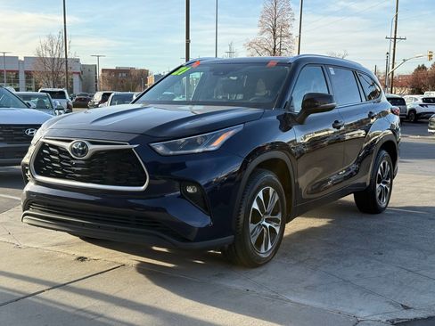Used 2021 Toyota Highlander XLE image 10