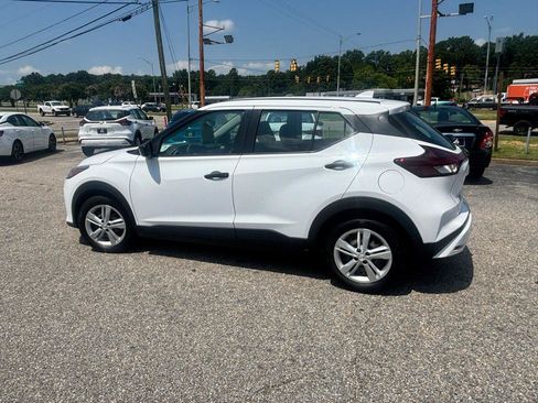 Used 2024 Nissan Kicks S FWD image 15