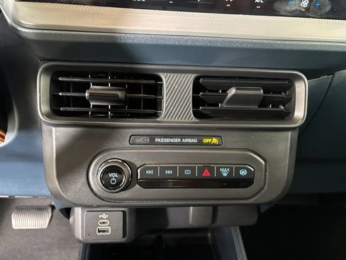 Used 2025 Ford Maverick XL FWD image 21