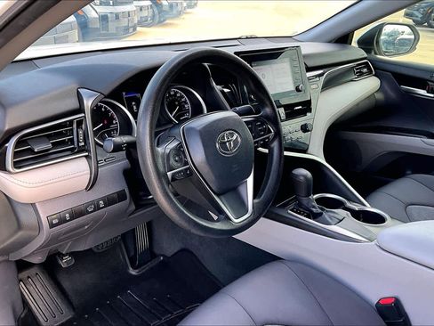 Used 2021 Toyota Camry LE image 15