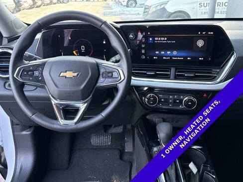 Used 2025 Chevrolet Trax LT w/ LT Convenience Package image 8