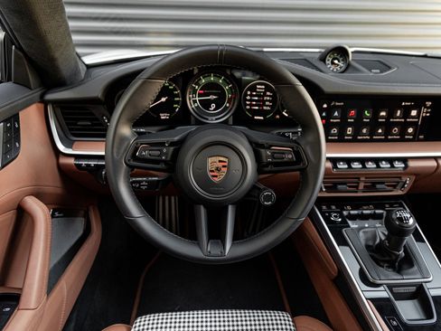 Certified 2023 Porsche 911 Sport Classic RWD image 21