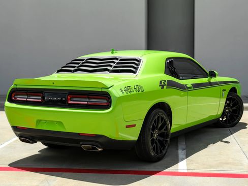 Used 2015 Dodge Challenger R/T Plus RWD image 4