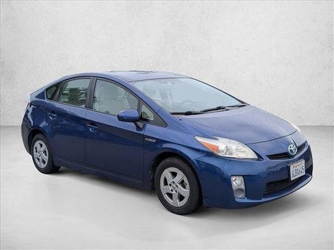 Used 2010 Toyota Prius Three image 3