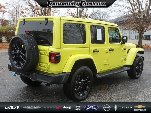 Used 2023 Jeep Wrangler Sahara w/ Cold Weather Group image 7