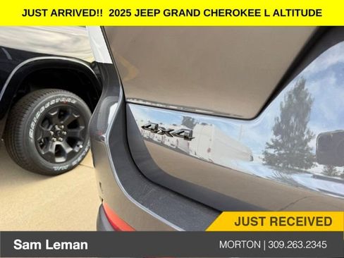New 2025 Jeep Grand Cherokee L Altitude image 10