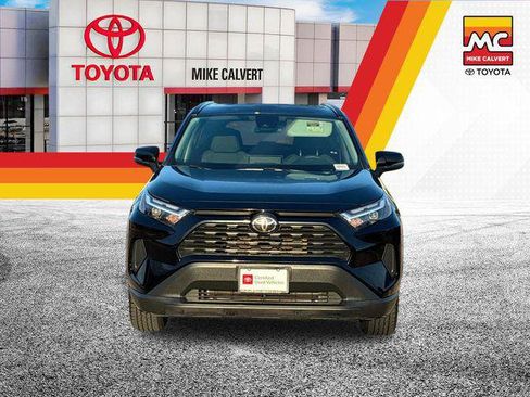 Certified 2025 Toyota RAV4 LE AWD/4WD image 8