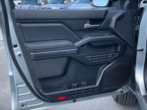 Used 2025 Toyota Tacoma TRD Sport image 21