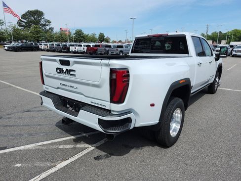 New 2026 GMC Sierra 3500 Denali Ultimate AWD/4WD image 3
