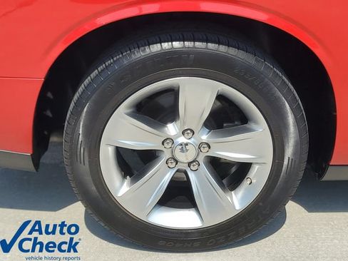 Used 2022 Dodge Challenger SXT RWD image 8