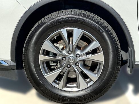 Used 2016 Nissan Murano SV AWD/4WD image 12