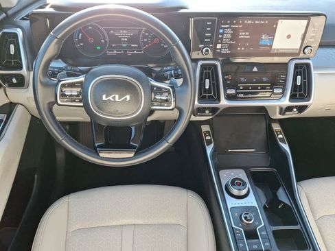 Used 2023 Kia Sorento EX image 27