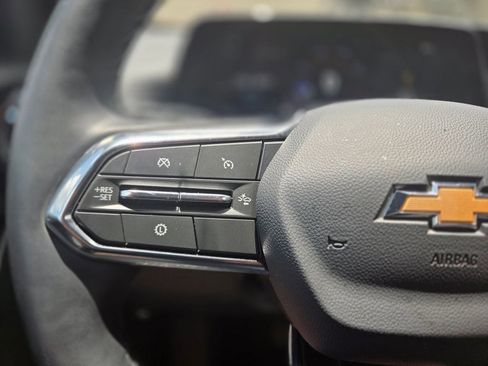 Used 2026 Chevrolet Equinox LT AWD/4WD image 17