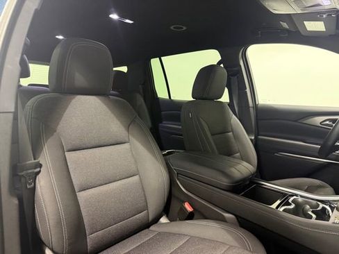 Certified 2025 Chevrolet Traverse LT image 30