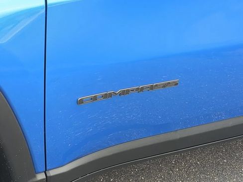 Used 2025 Jeep Compass Trailhawk AWD/4WD image 12
