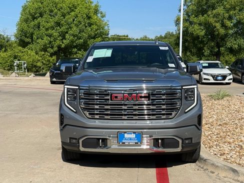 Used 2023 GMC Sierra 1500 Denali w/ Technology Package AWD/4WD image 10