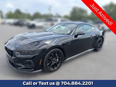 Used 2025 Ford Mustang GT RWD image 1