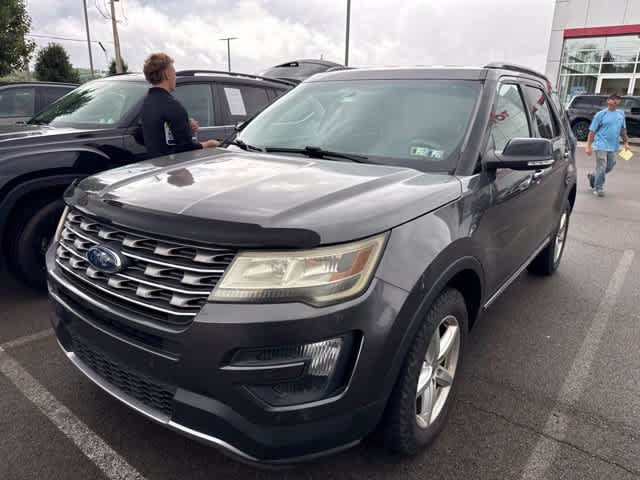 Used 2016 Ford Explorer XLT w/ Equipment Group 202A AWD/4WD image 1