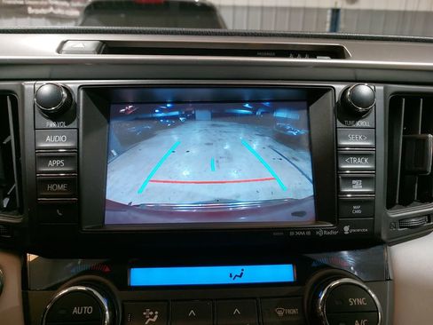 Used 2018 Toyota RAV4 Limited image 22