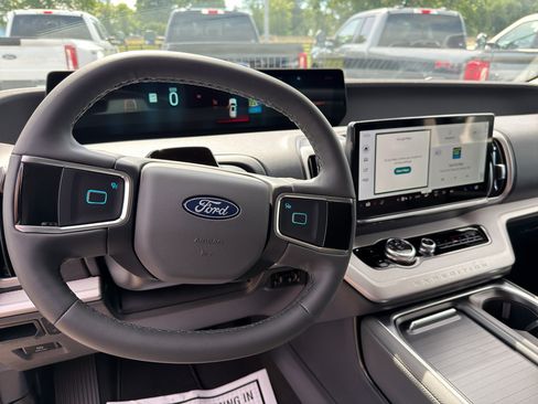 New 2026 Ford Expedition Active RWD image 9