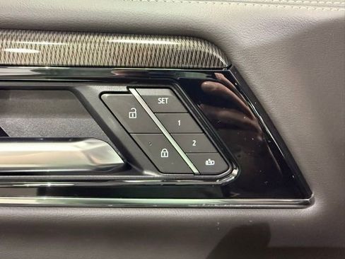 New 2026 GMC Yukon Elevation w/ Elevation Premium Package AWD/4WD image 13
