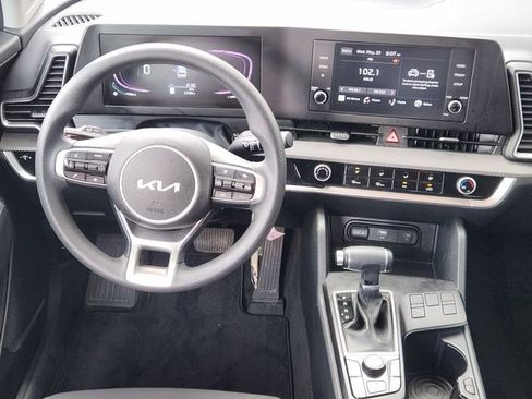 Used 2025 Kia Sportage LX FWD image 21
