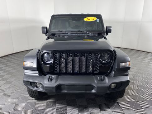 Used 2024 Jeep Wrangler Unlimited Sport AWD/4WD image 11