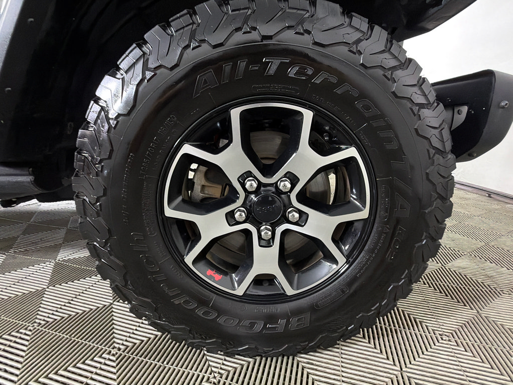 Used 2021 Jeep Wrangler Unlimited Rubicon AWD/4WD image 32