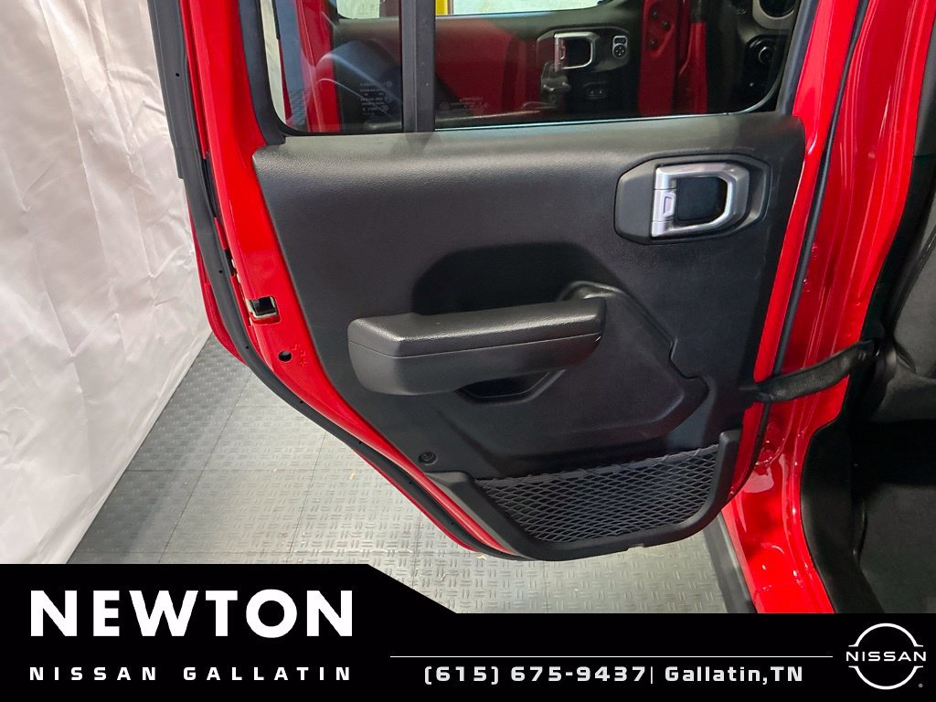 Used 2024 Jeep Wrangler Unlimited AWD/4WD image 43