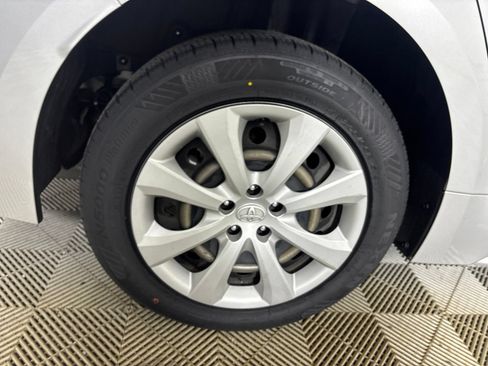 Used 2023 Toyota Corolla LE FWD image 29