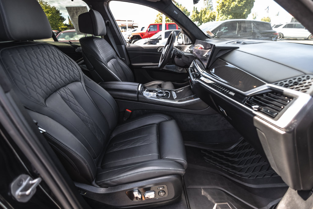 Used 2025 BMW X5 M60i AWD/4WD image 21