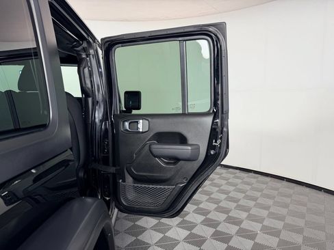 Used 2024 Jeep Wrangler Unlimited Rubicon w/ Capability Package AWD/4WD image 28