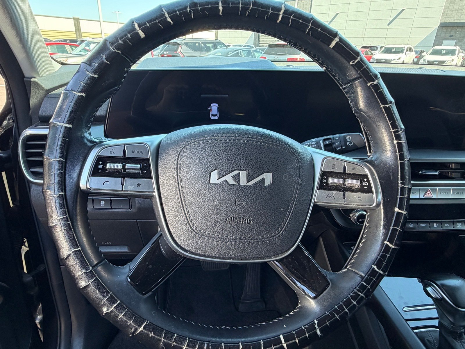 Certified 2024 Kia Telluride S w/ S Sunroof Package AWD/4WD image 11