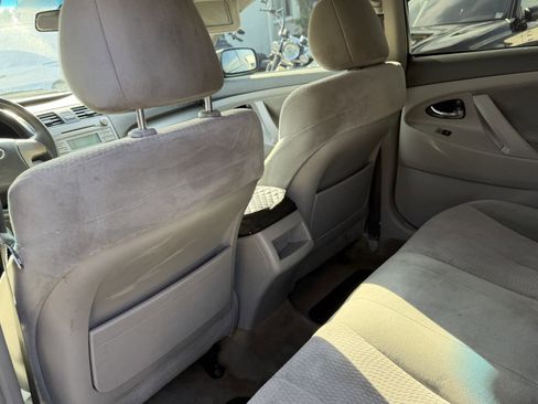 Used 2011 Toyota Camry image 13