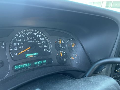 Used 2003 GMC Sierra 1500 SLE w/ Off-Road Package AWD/4WD image 4
