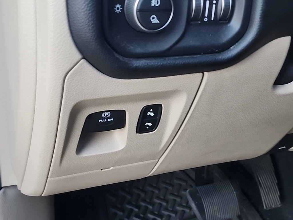 Used 2019 RAM 1500 Big Horn AWD/4WD image 4