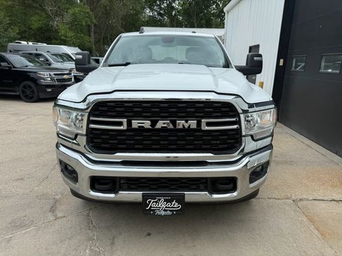 Used 2024 RAM 2500 Big Horn w/ Off Road Package AWD/4WD image 3