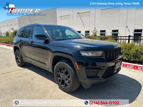 Used 2025 Jeep Grand Cherokee Altitude AWD/4WD image 1