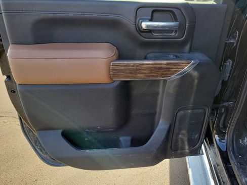 Used 2020 Chevrolet Silverado 2500 High Country image 12