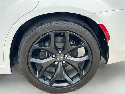 Used 2021 Chrysler 300 S image 29