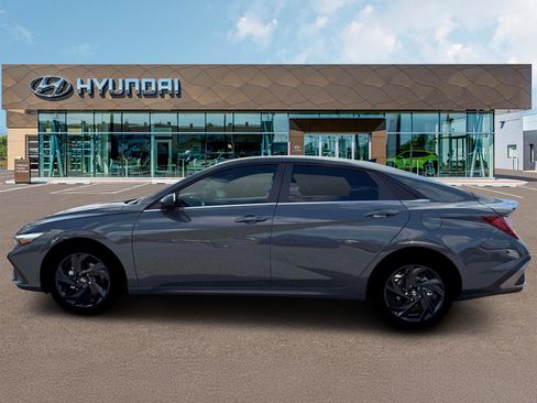 New 2026 Hyundai Elantra SEL Sport FWD image 3