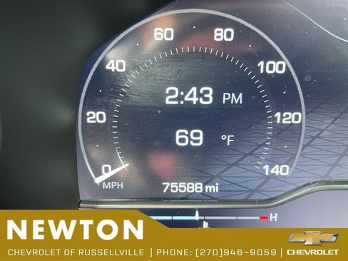 Used 2023 GMC Yukon XL SLT AWD/4WD image 7