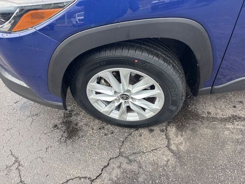 Used 2023 Toyota Corolla Cross LE w/ Moonroof Package image 10