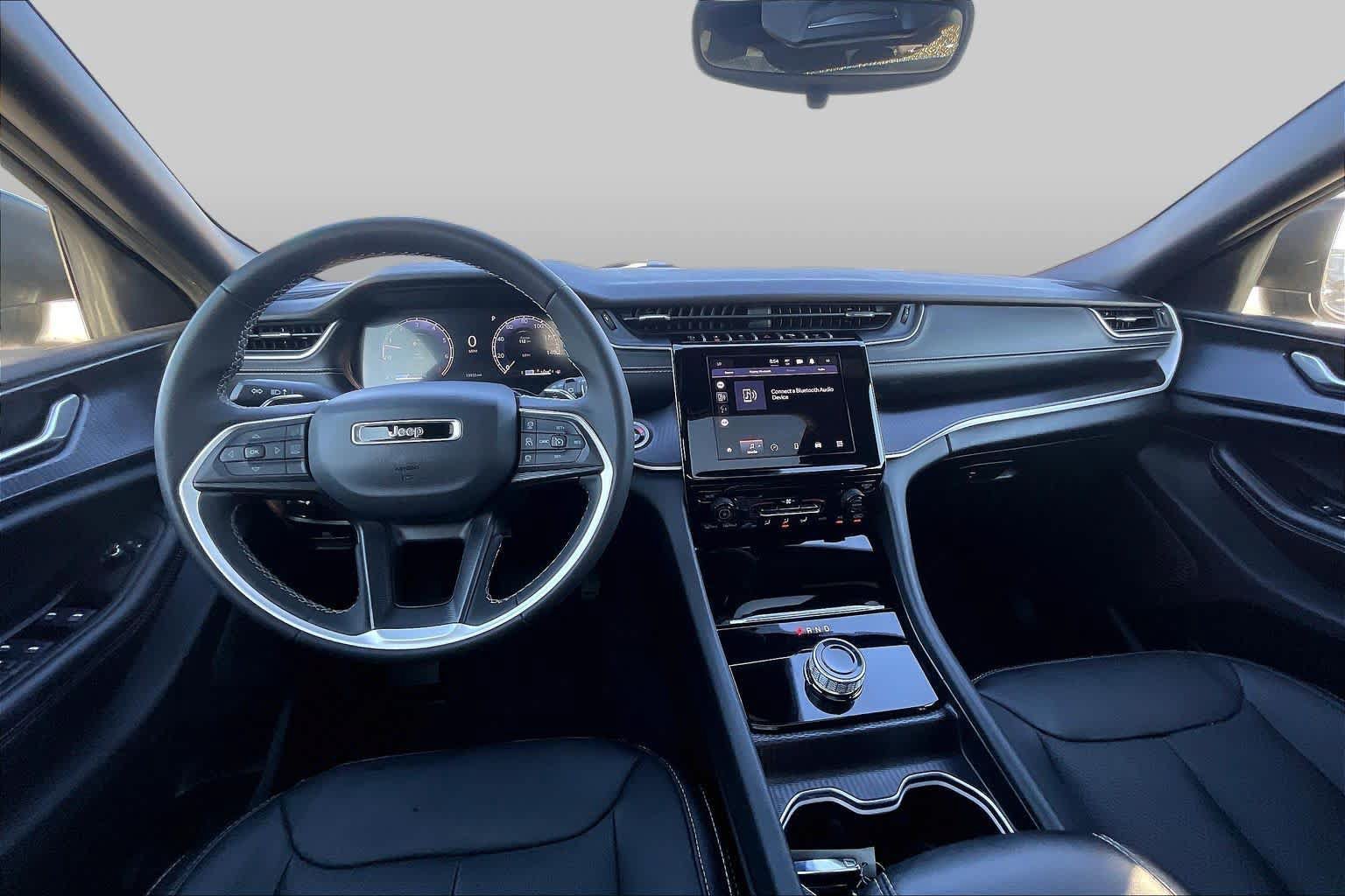 Used 2024 Jeep Grand Cherokee L Laredo RWD image 16