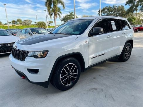 Used 2021 Jeep Grand Cherokee Trailhawk w/ Trailhawk Luxury Group image 3